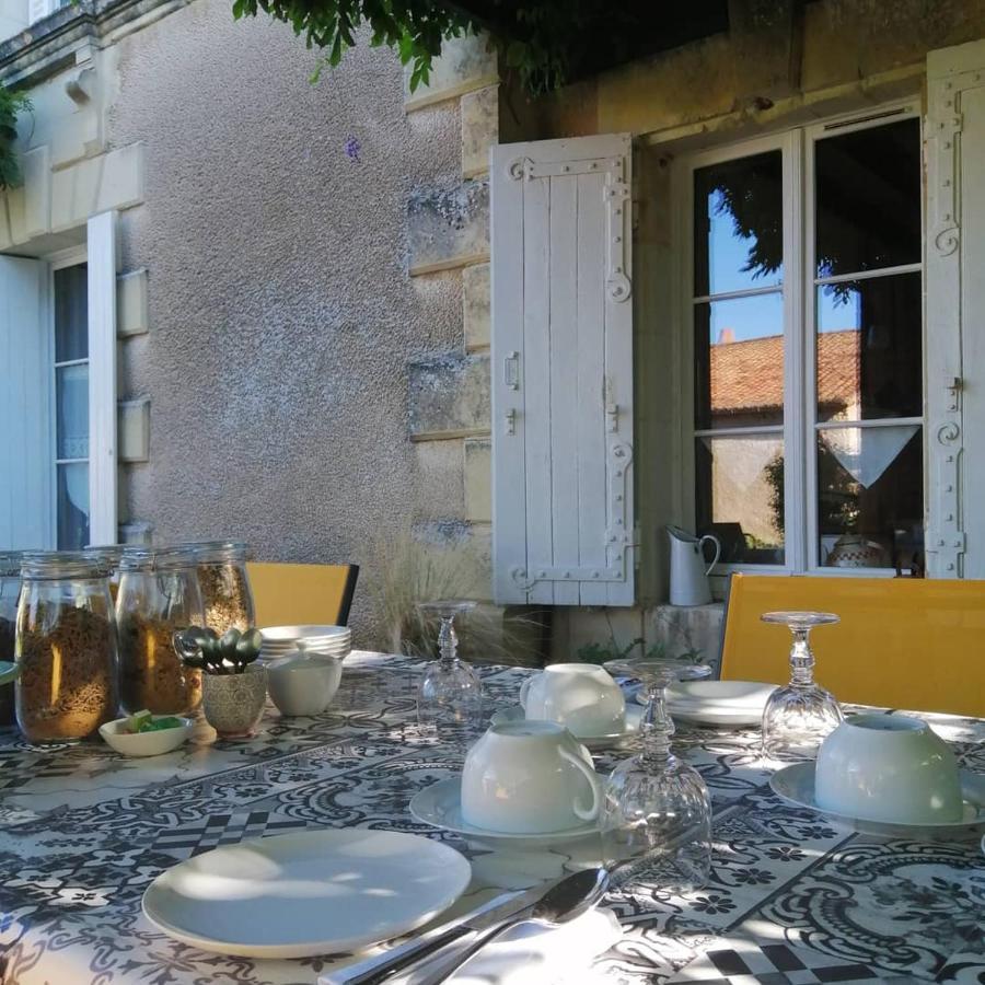 La Jariette Bed & Breakfast Airvault Екстериор снимка