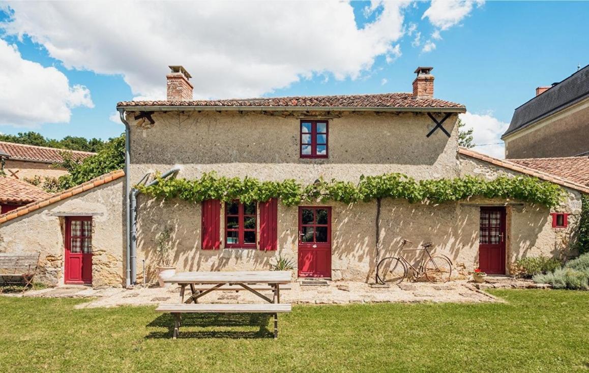 La Jariette Bed & Breakfast Airvault Екстериор снимка