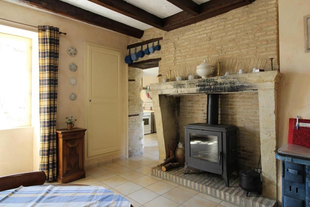 La Jariette Bed & Breakfast Airvault Екстериор снимка